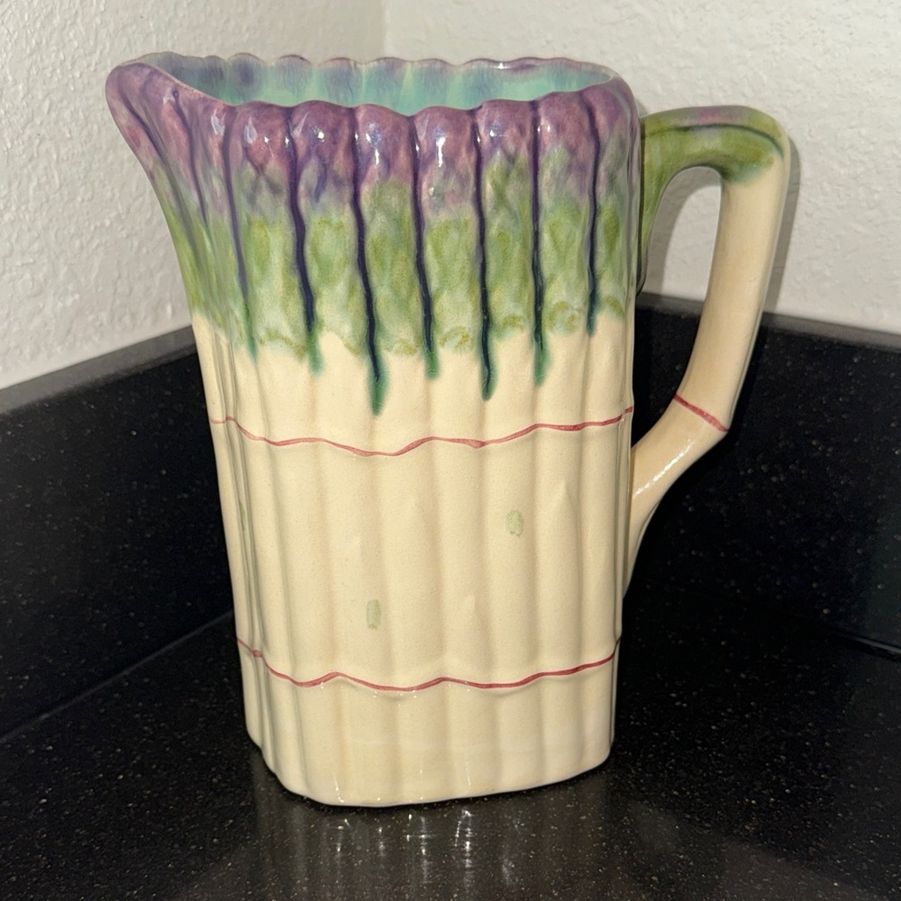 Lovely vtg Faince D’ Art French Majolica pitcher